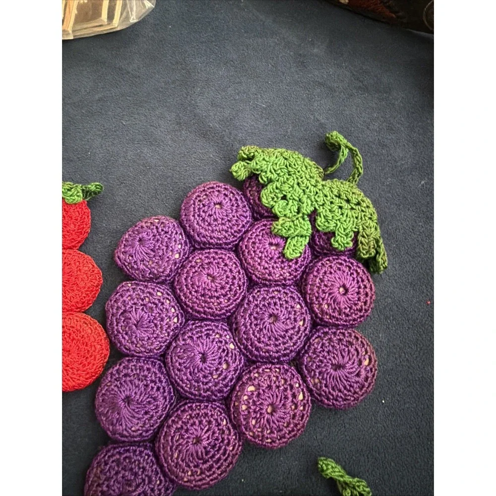 Lot Of 4 Vtg Handmade Crochet And Bottlecap Cork‎ Grape Trivets Purple And Red